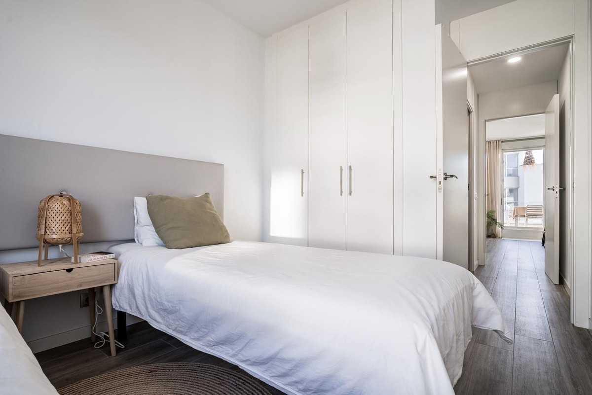 Apartment for rent in Cancelada, Estepona East