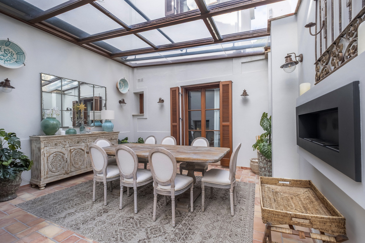 Villa en alquiler en El Madroñal, Benahavis