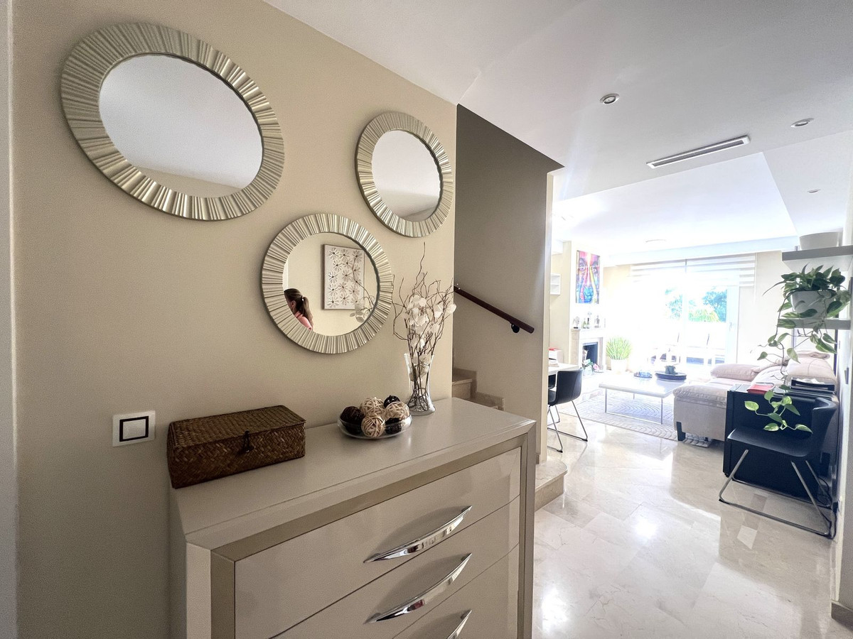 Apartment for short term rent in Nueva Andalucia, Marbella