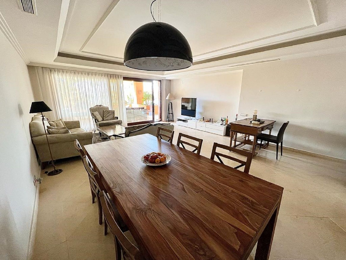 Apartment for short term rent in Estepona East