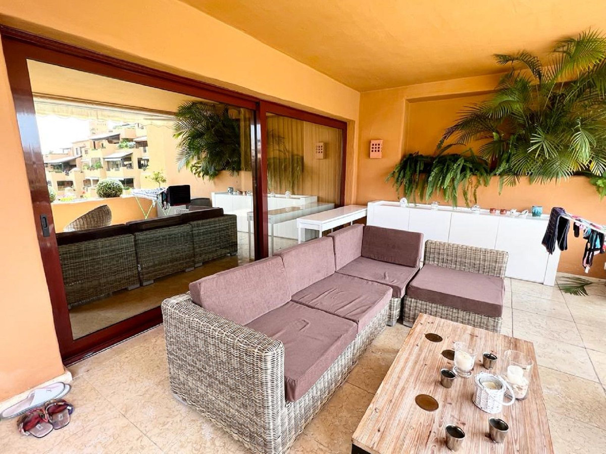 Apartment for short term rent in Estepona East