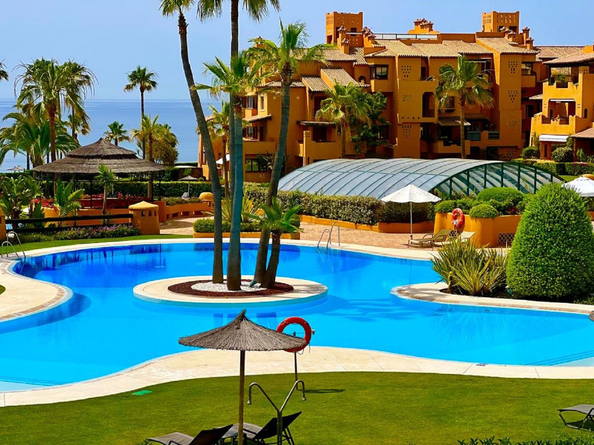 Apartment for short term rent in Estepona East