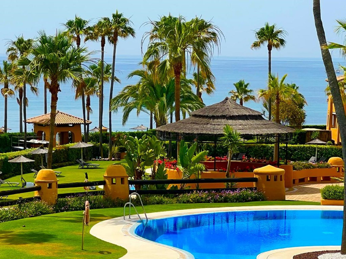 Apartment for short term rent in Estepona East