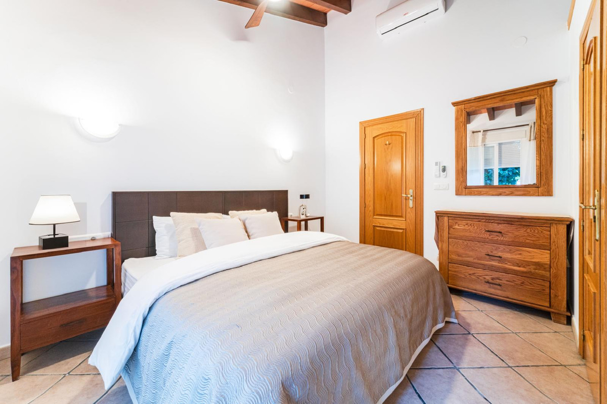 Villa for rent in Elviria, Marbella East