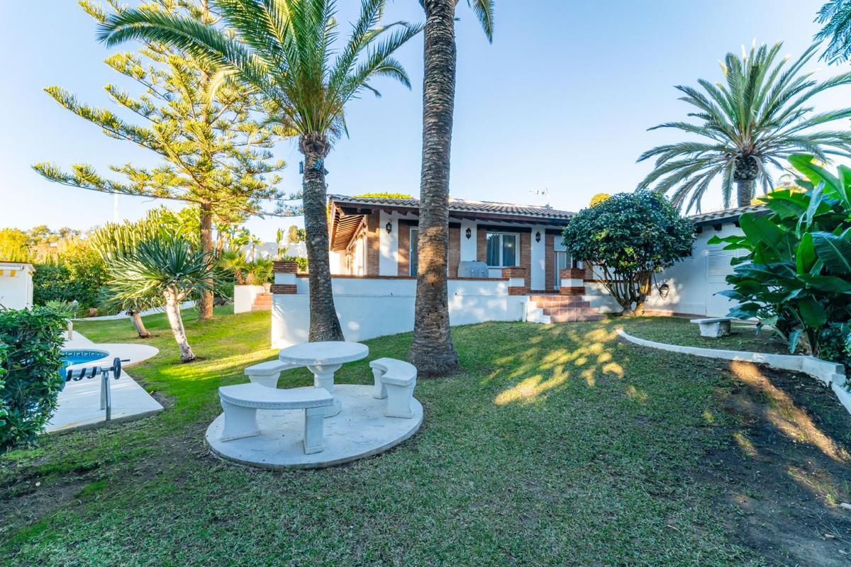 Villa for rent in Elviria, Marbella East