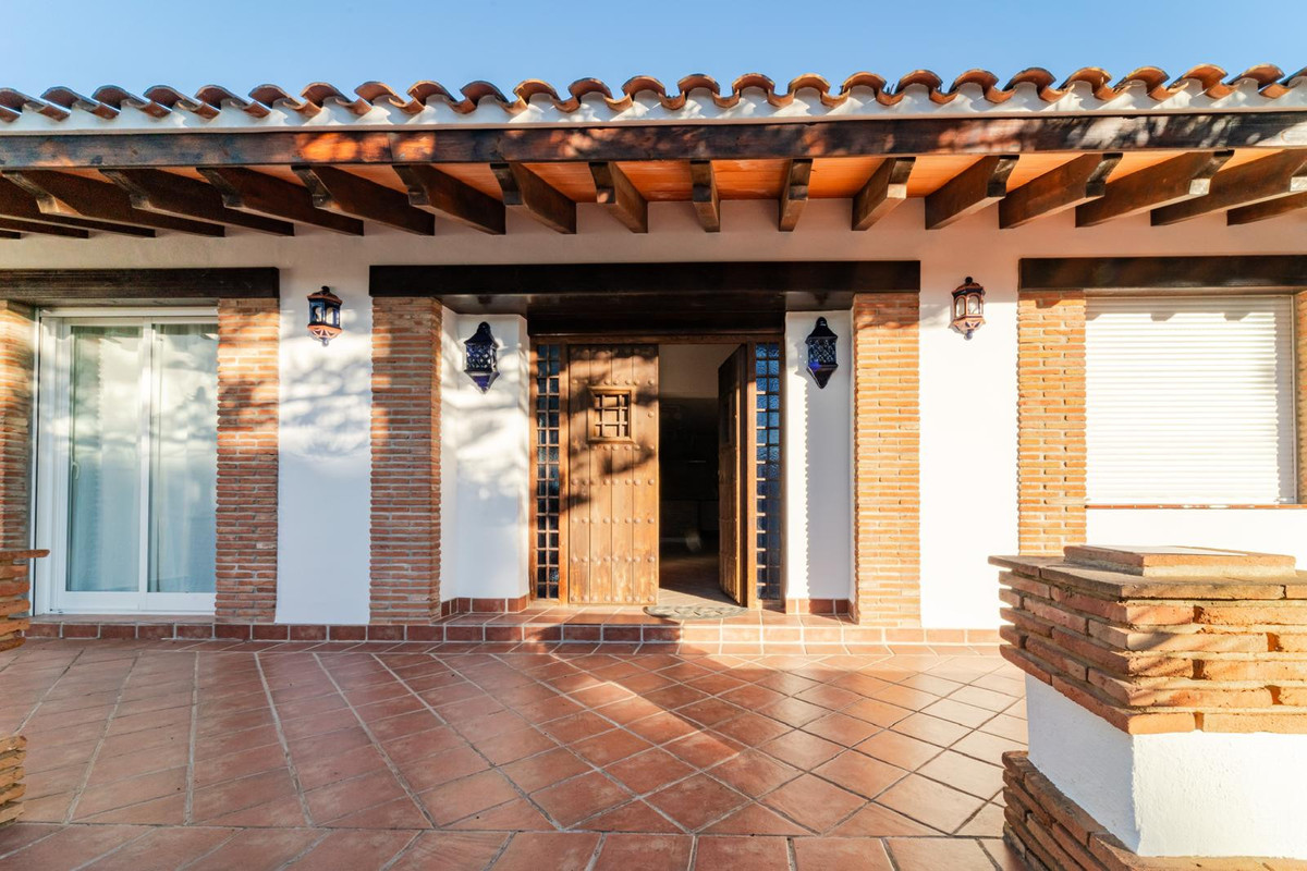 Villa for rent in Elviria, Marbella East