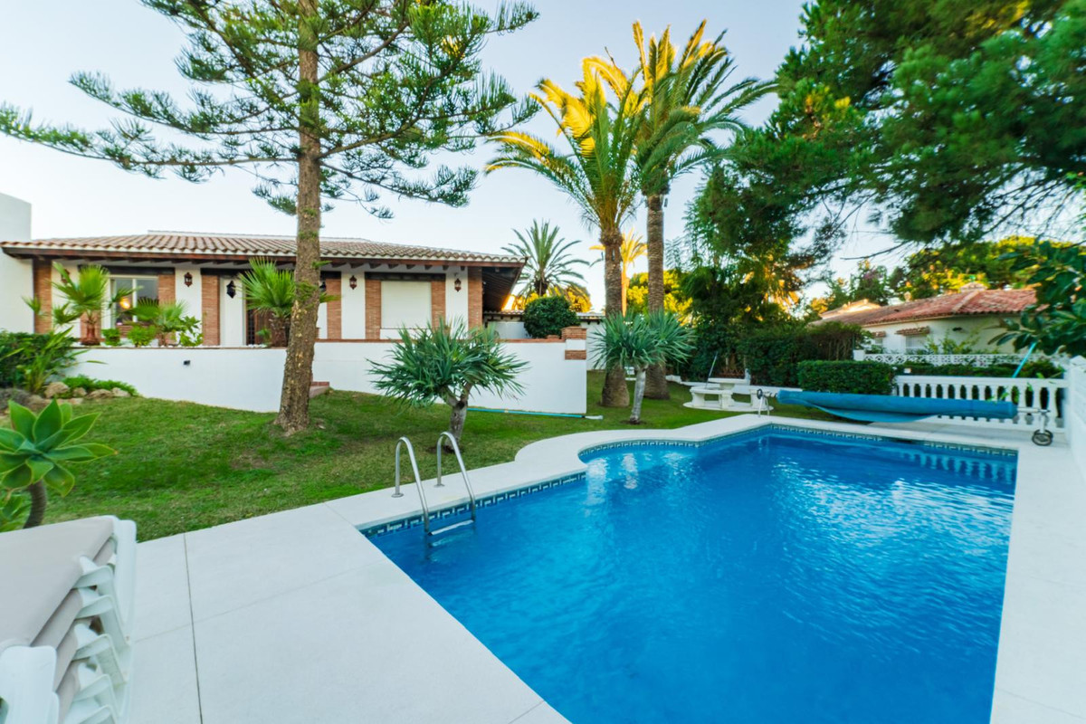 Villa for rent in Elviria, Marbella East