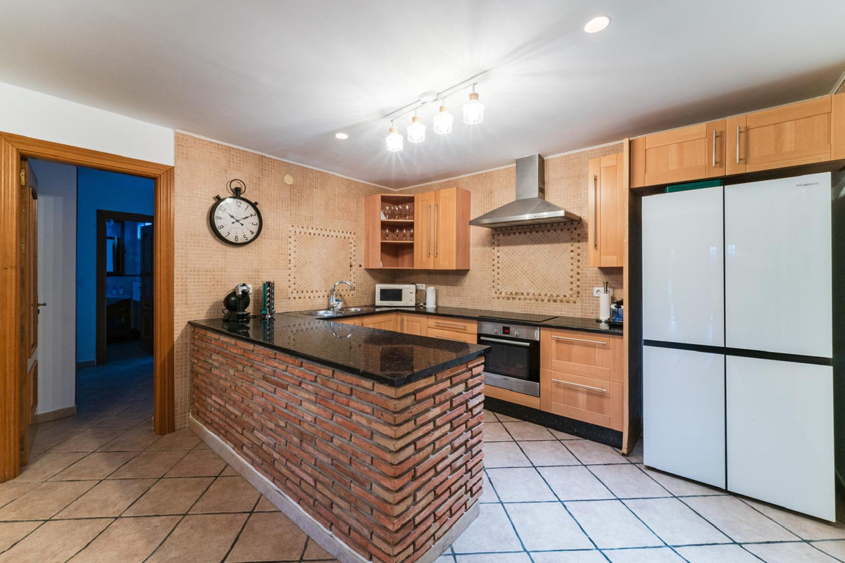 Villa for rent in Elviria, Marbella East