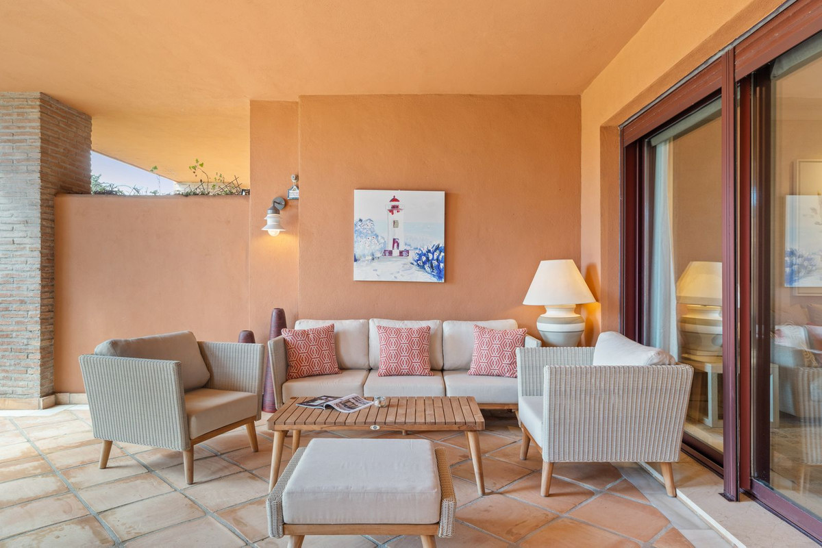 Ground Floor Apartment for short term rent in Bahia de Marbella, Marbella East