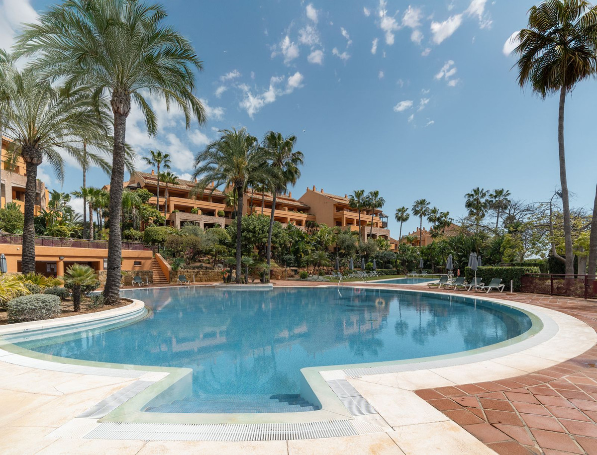 Ground Floor Apartment for short term rent in Bahia de Marbella, Marbella East