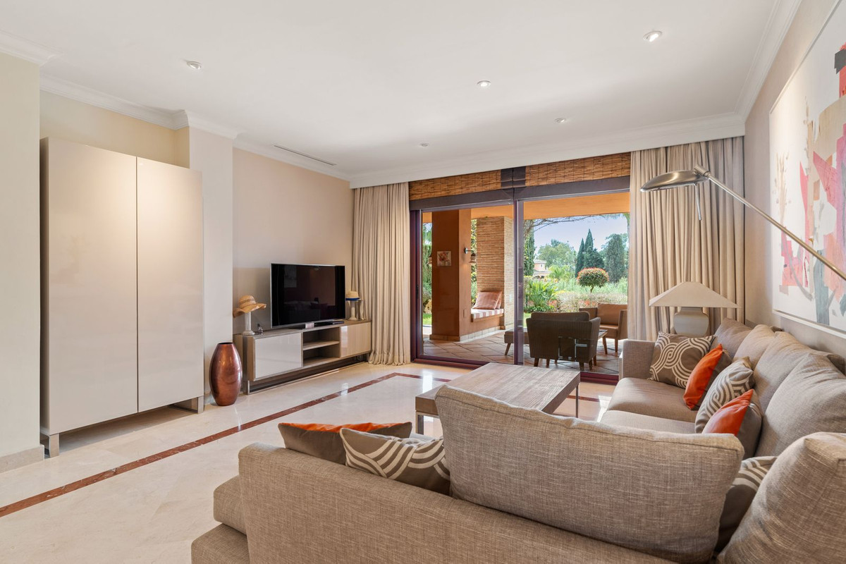 Ground Floor Apartment for short term rent in Bahia de Marbella, Marbella East