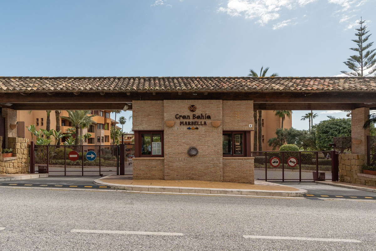Ground Floor Apartment for short term rent in Bahia de Marbella, Marbella East