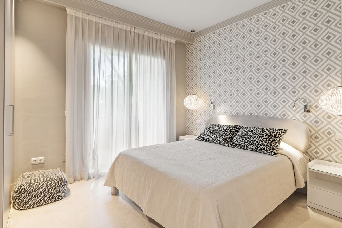 Ground Floor Apartment for short term rent in Bahia de Marbella, Marbella East