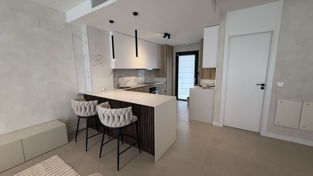 Villa Pareada en alquiler en Atalaya, Estepona Este