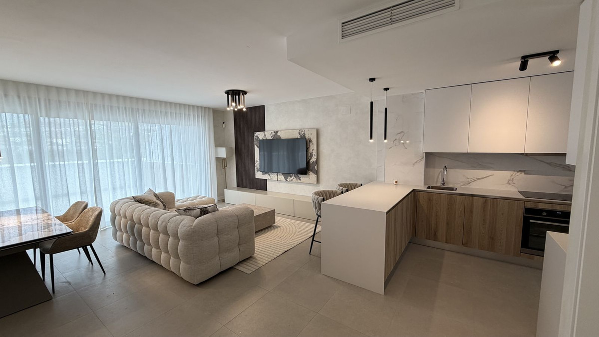 Villa Pareada en alquiler en Atalaya, Estepona Este