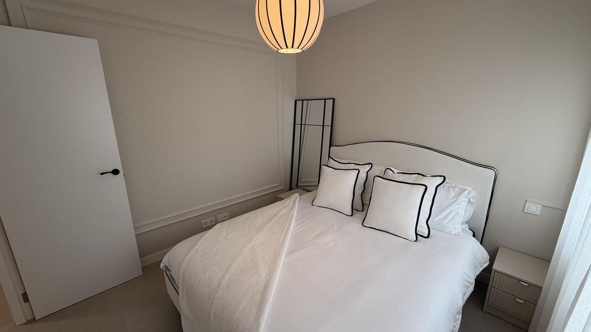 Villa Pareada en alquiler en Atalaya, Estepona Este