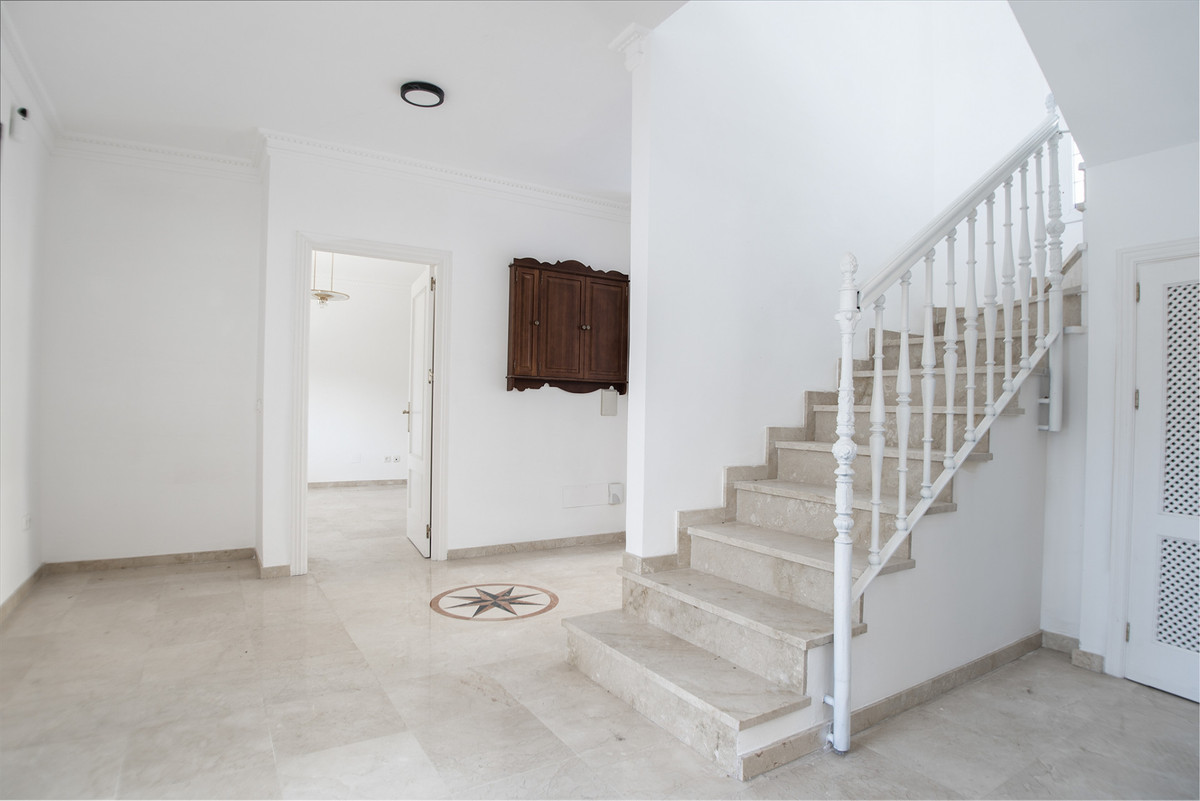 Villa en alquiler en Nueva Andalucia, Marbella
