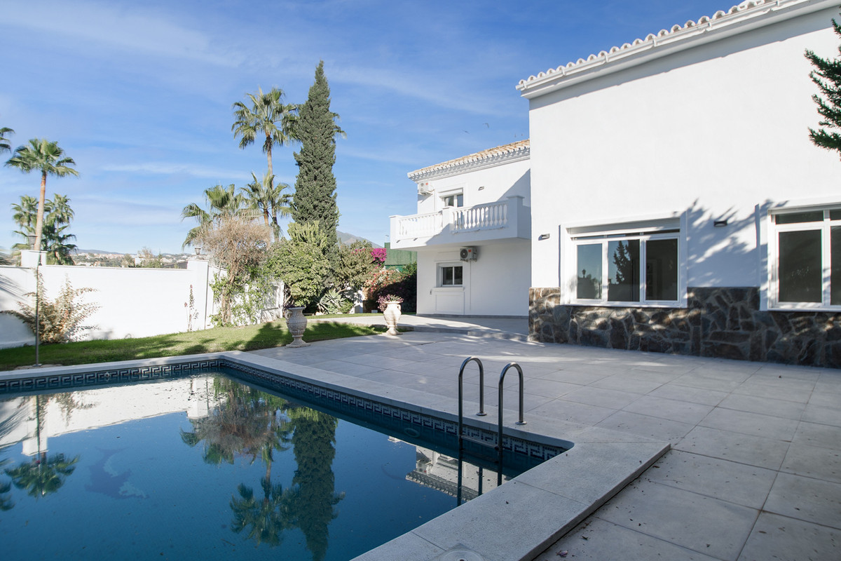 Villa en alquiler en Nueva Andalucia, Marbella