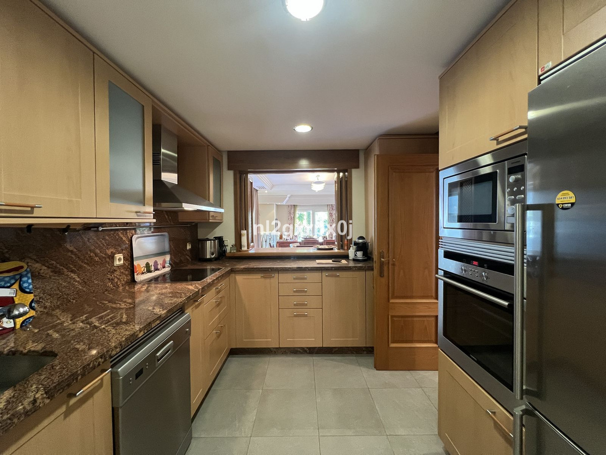 Semi Detached Villa for rent in Costalita, Estepona East