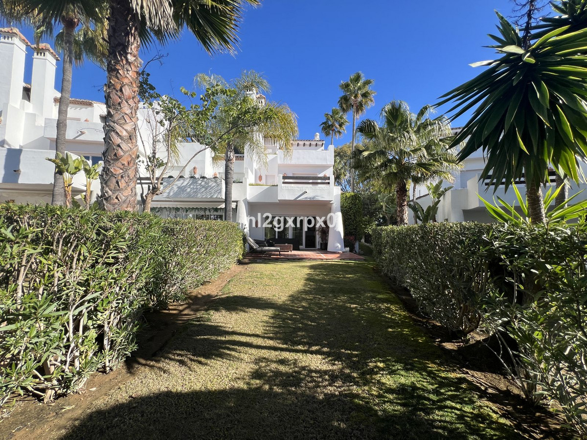 Semi Detached Villa for rent in Costalita, Estepona East