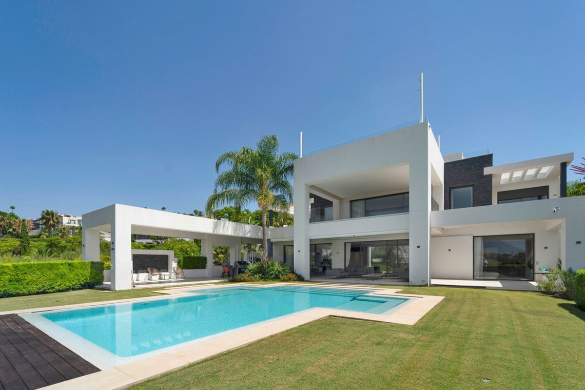 Villa en alquiler en Los Flamingos, Benahavis