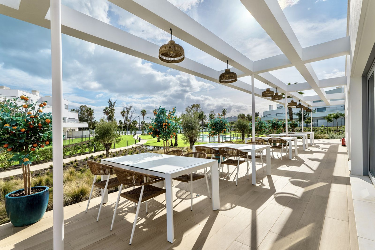 Ground Floor Apartment for short term rent in Cancelada, Estepona East