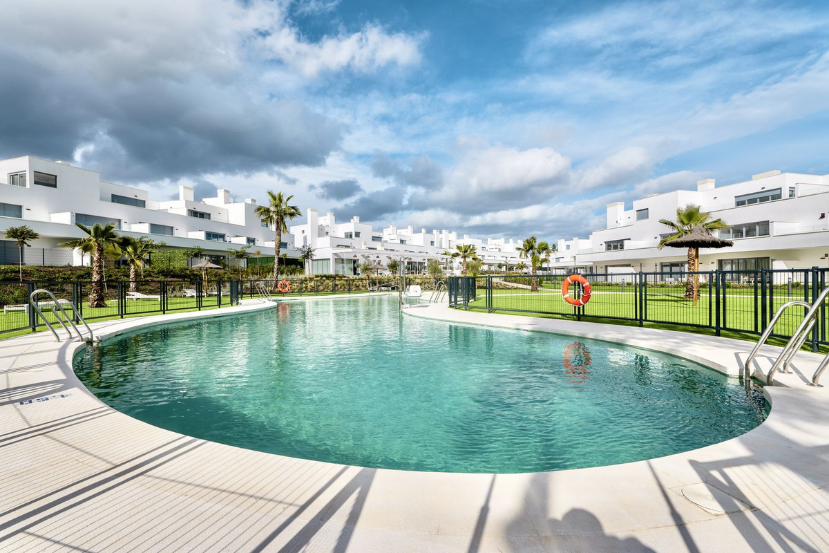 Ground Floor Apartment for short term rent in Cancelada, Estepona East