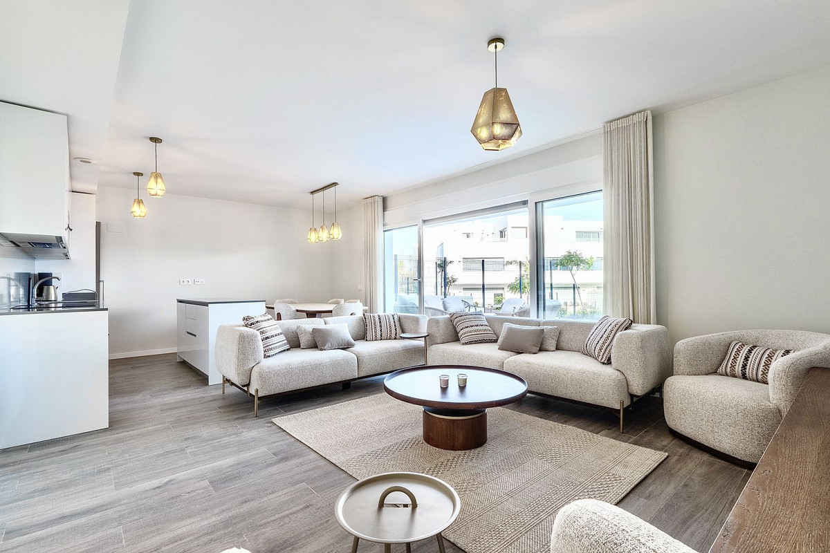 Ground Floor Apartment for short term rent in Cancelada, Estepona East