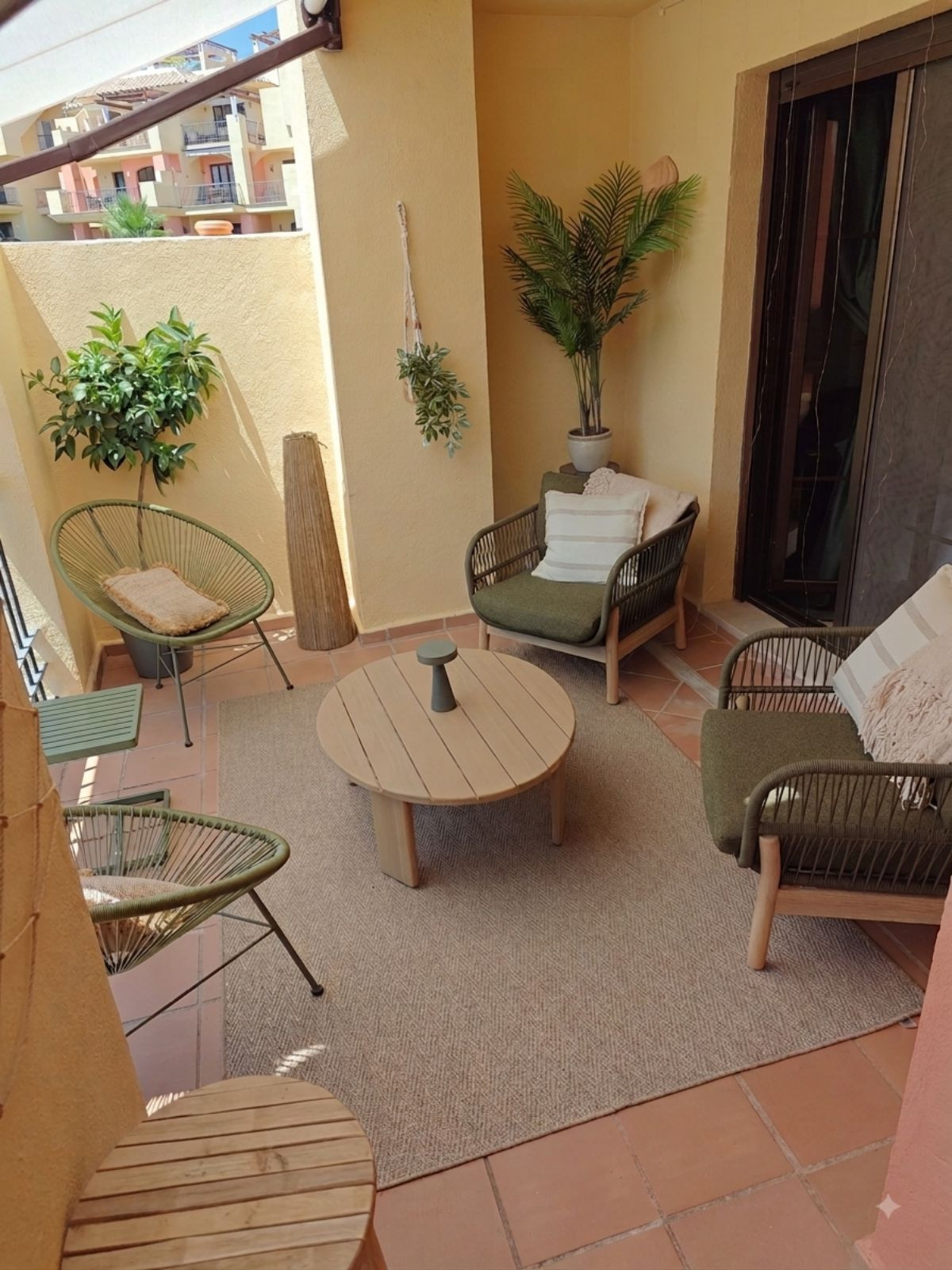 Apartment for long term rent in Los Arqueros, Benahavis