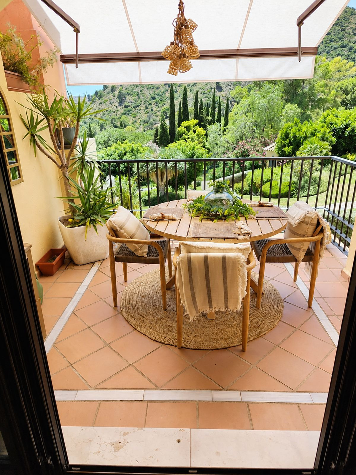 Apartamento en alquiler en Los Arqueros, Benahavis