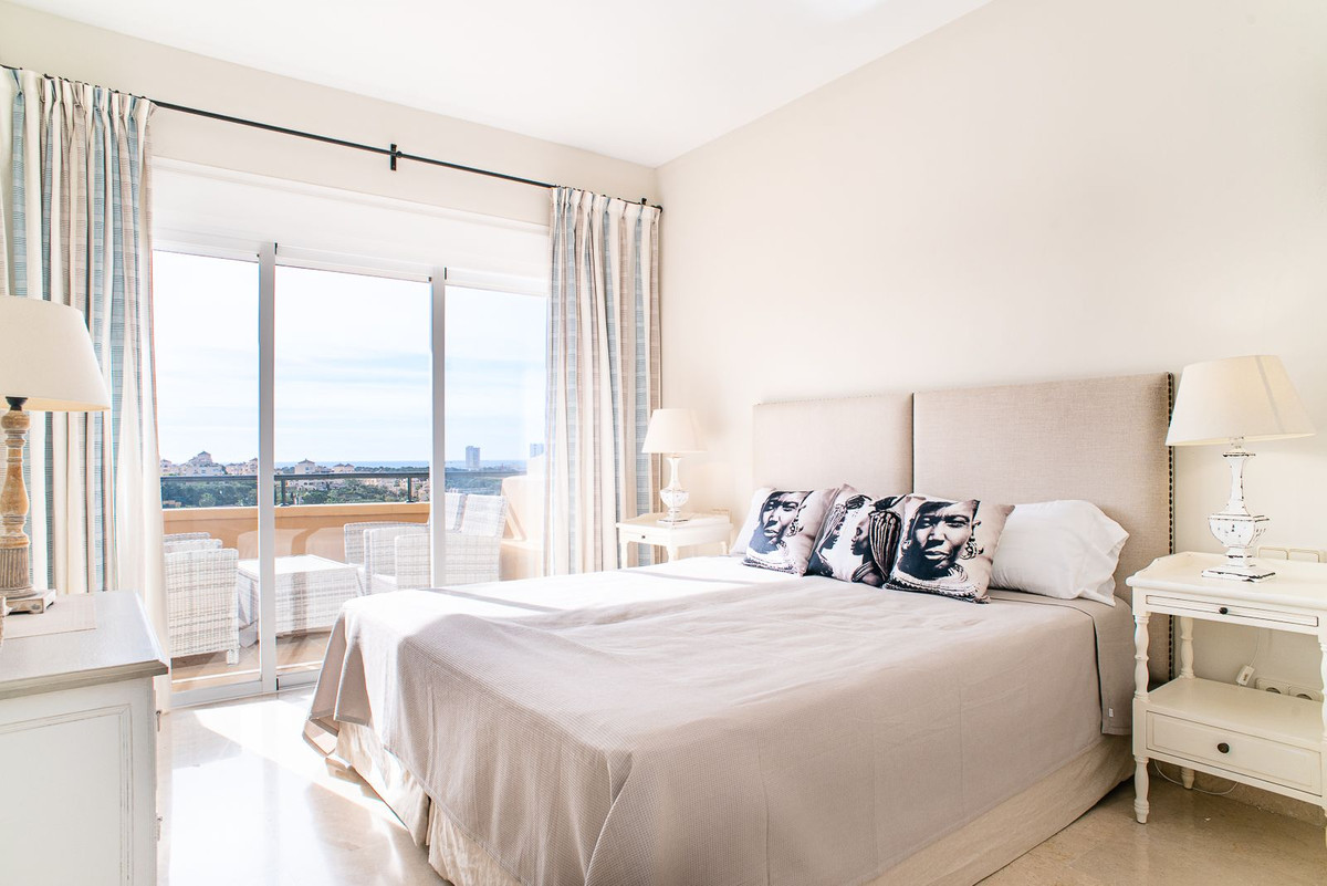 Apartment for short term rent in Elviria, Marbella East