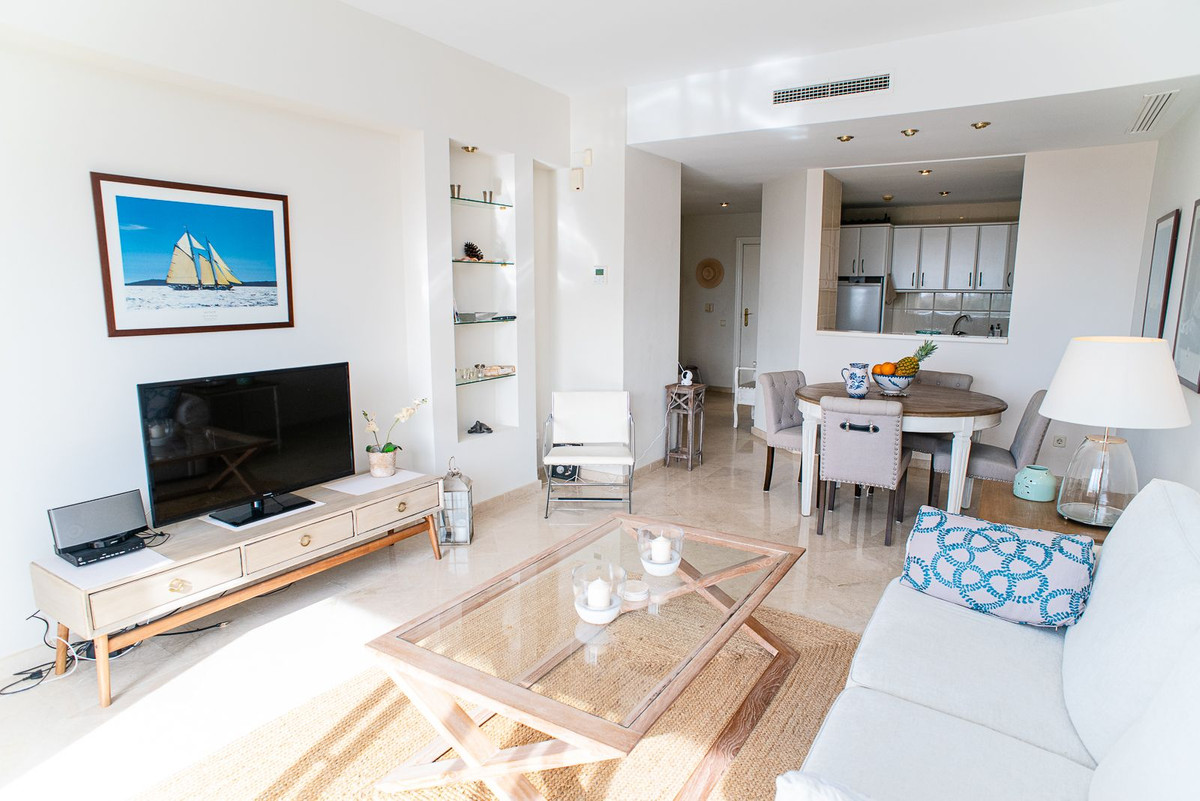 Apartment for short term rent in Elviria, Marbella East