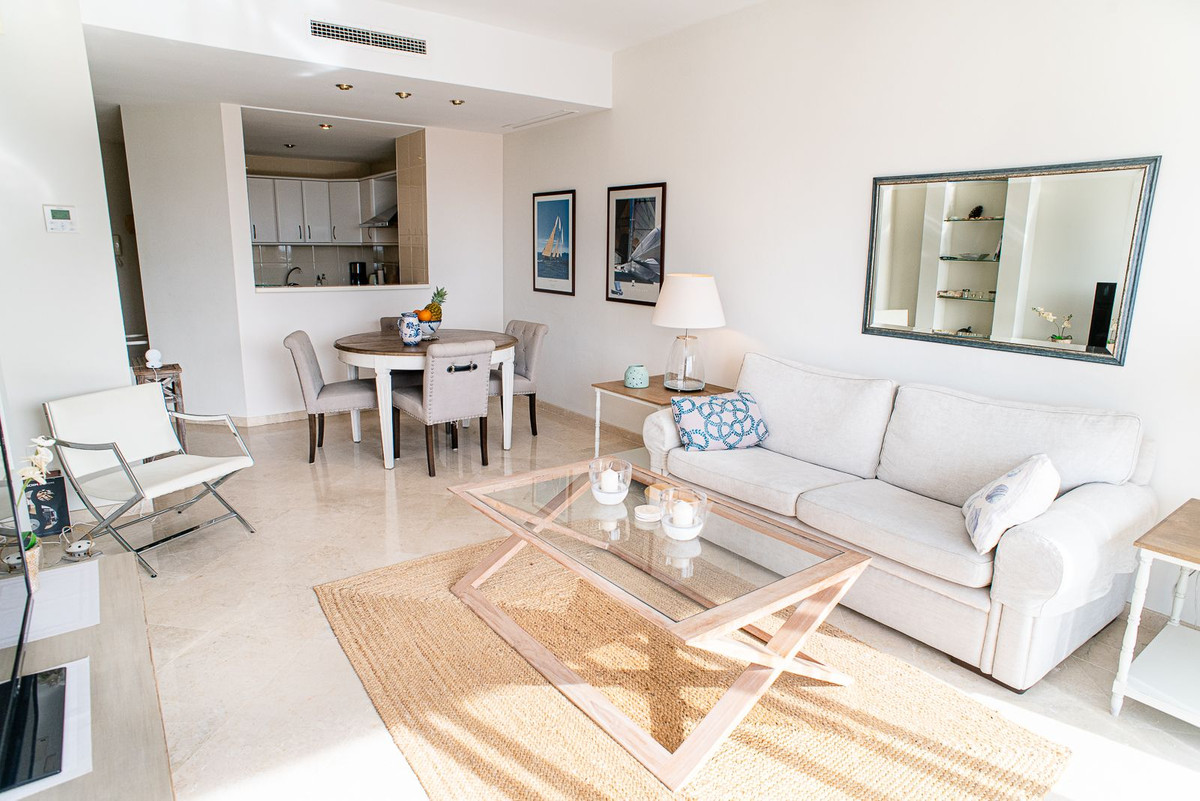 Apartment for short term rent in Elviria, Marbella East