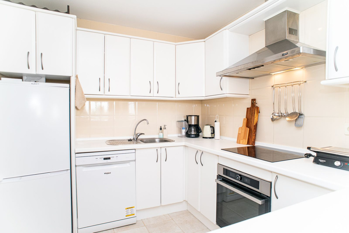Apartment for short term rent in Elviria, Marbella East