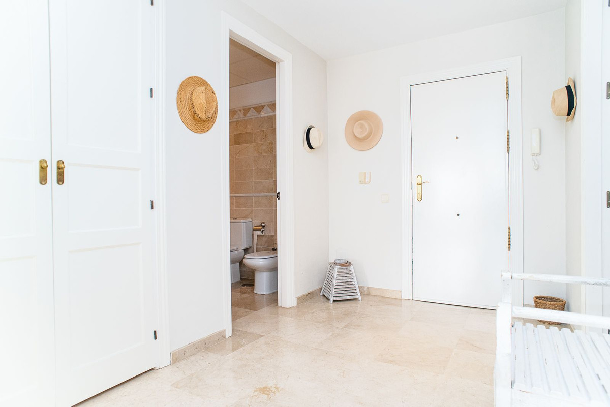 Apartment for short term rent in Elviria, Marbella East