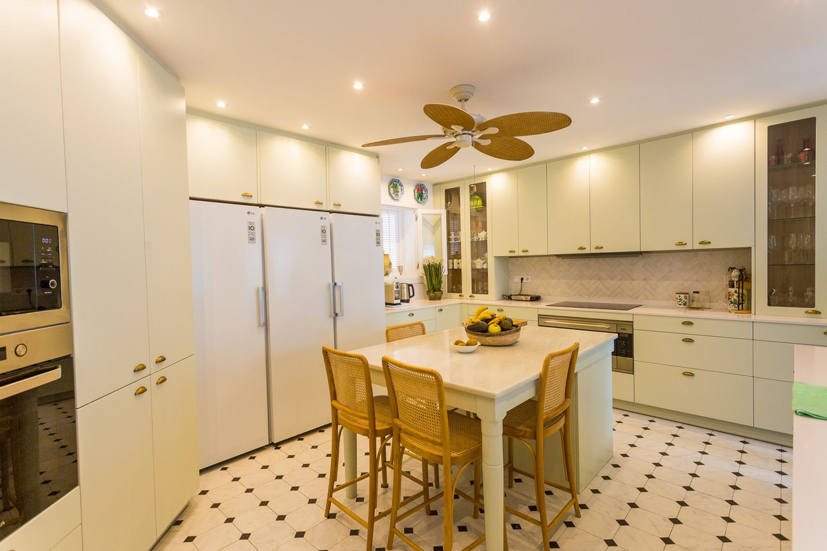 Villa for rent in Marbella Golden Mile