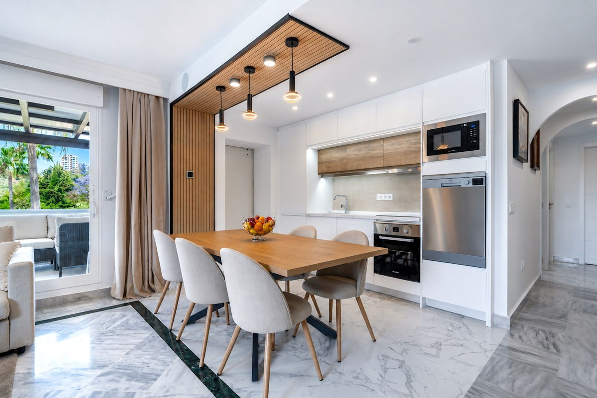 Apartamento en alquiler en Nueva Andalucia, Marbella