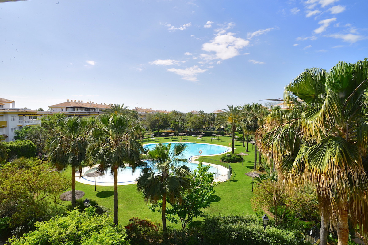 Apartamento en alquiler en Nueva Andalucia, Marbella