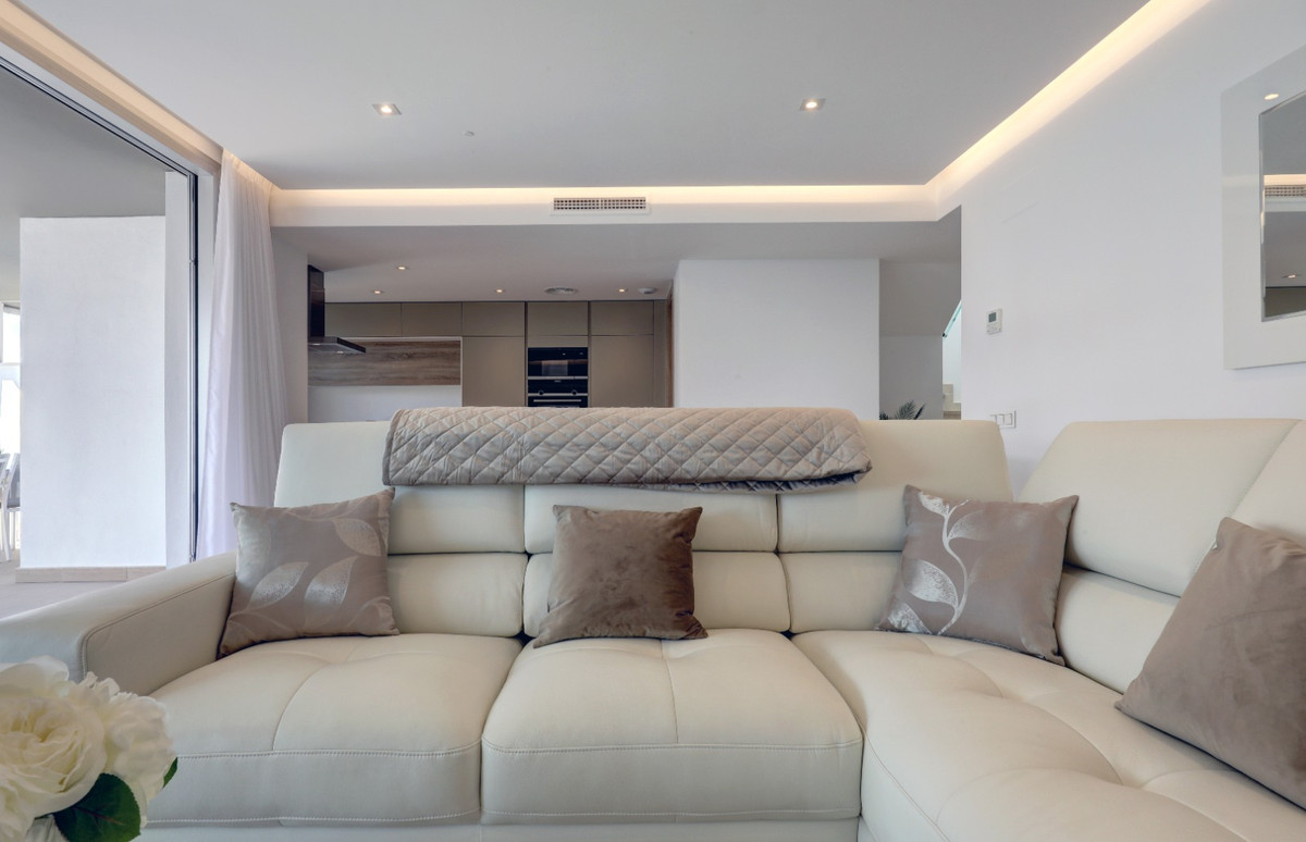 Penthouse for rent in Nueva Andalucia, Marbella