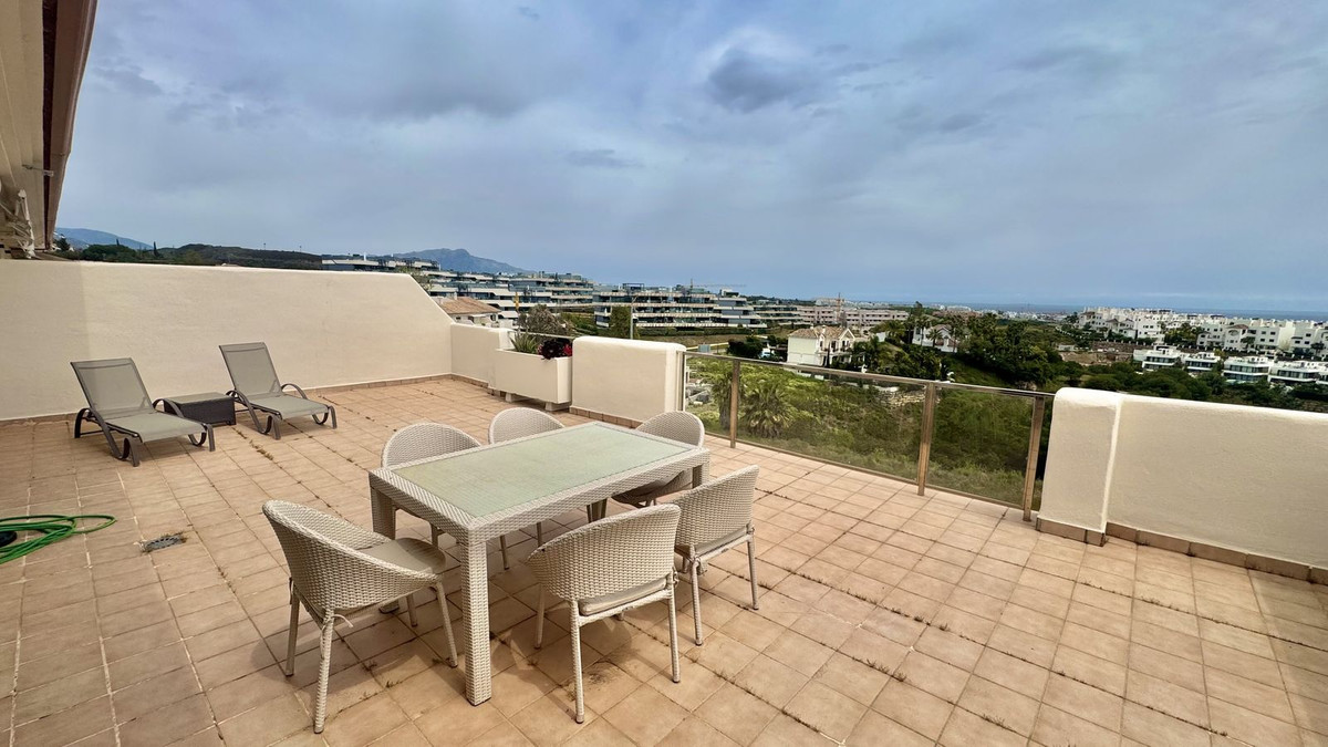 Penthouse for long term rent in Selwo, Estepona East