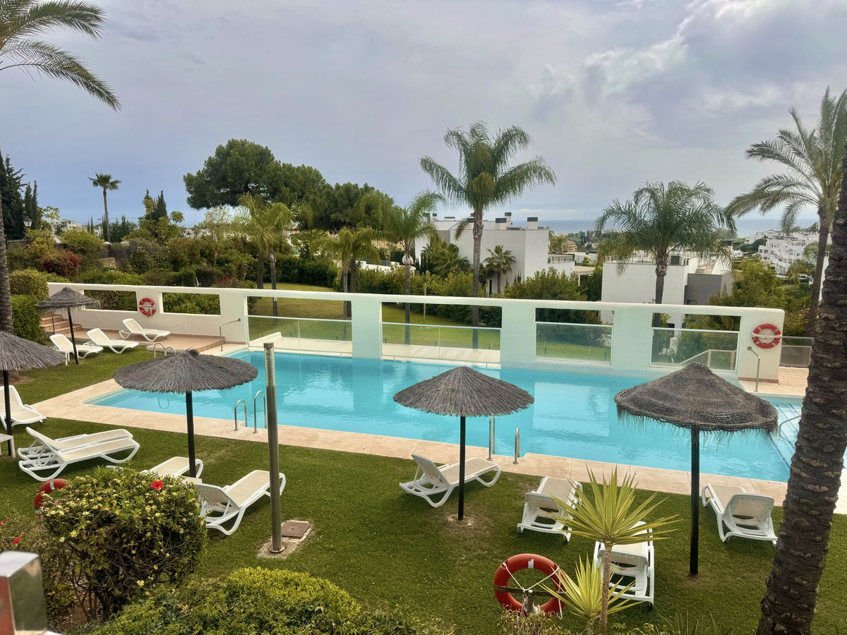 Penthouse for long term rent in Selwo, Estepona East