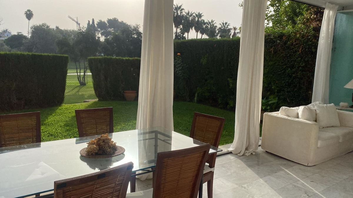 Apartamento En alquiler en Guadalmina Baja, San Pedro de Alcantara