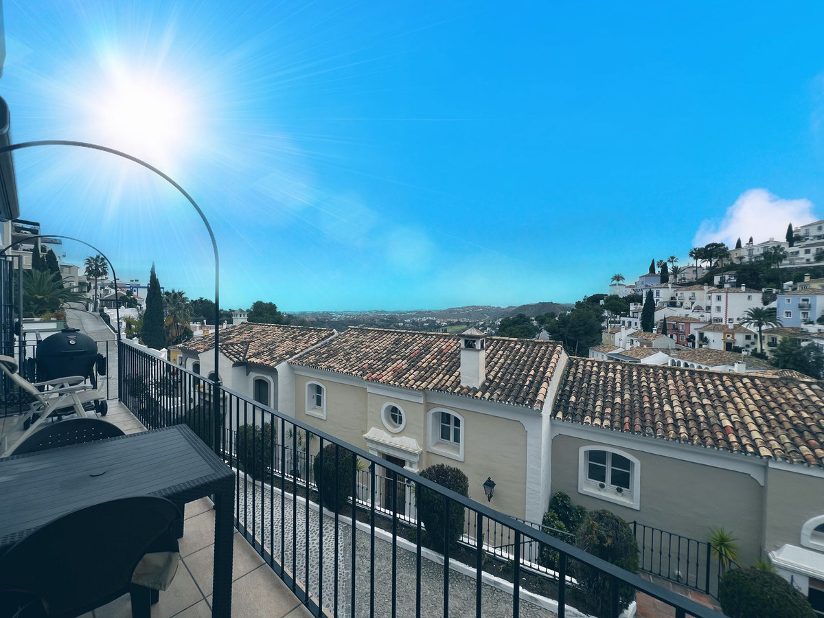 Apartment for rent in La Heredia, Benahavis