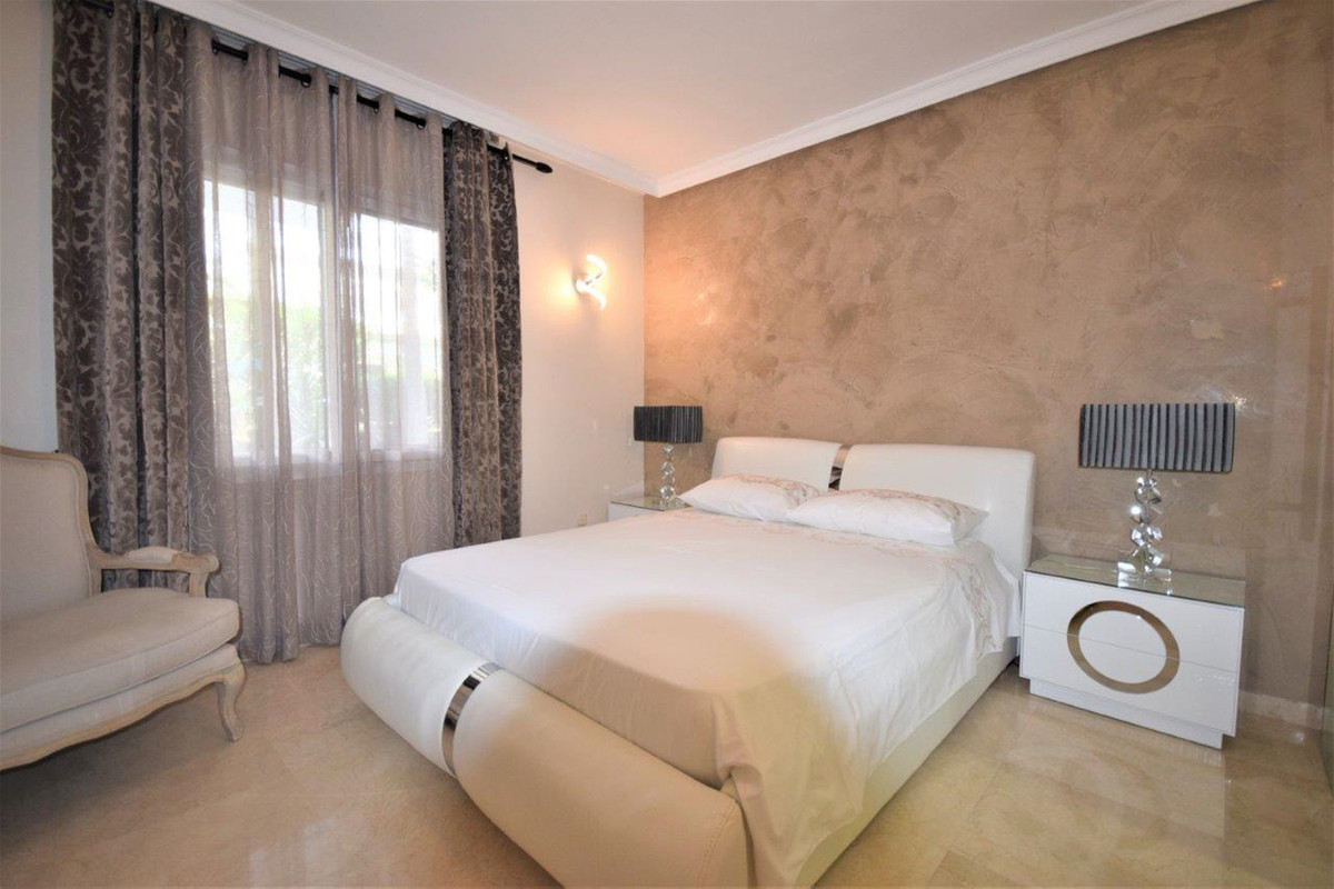Ground Floor Apartment for short term rent in Estepona East