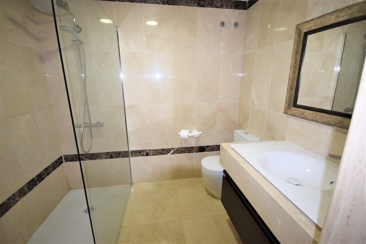 Ground Floor Apartment for short term rent in Estepona East
