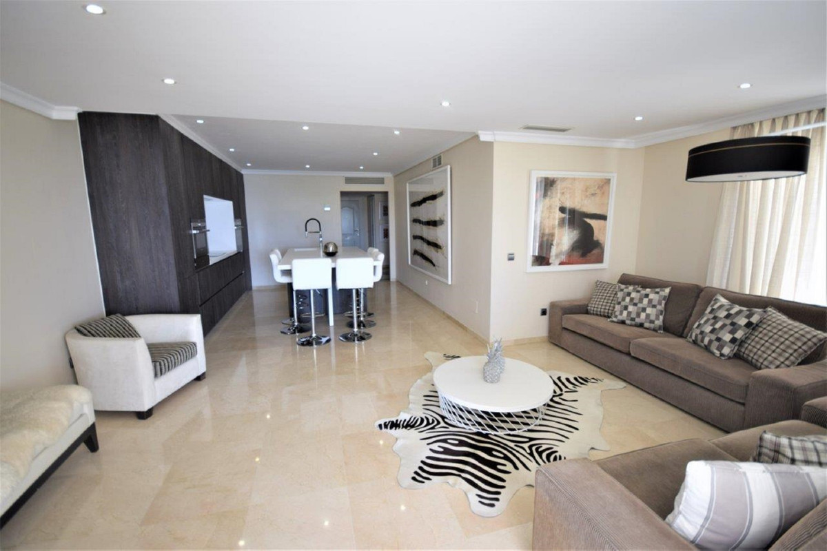 Ground Floor Apartment for short term rent in Estepona East