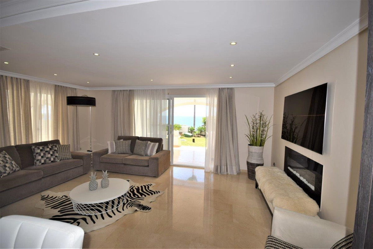 Ground Floor Apartment for short term rent in Estepona East