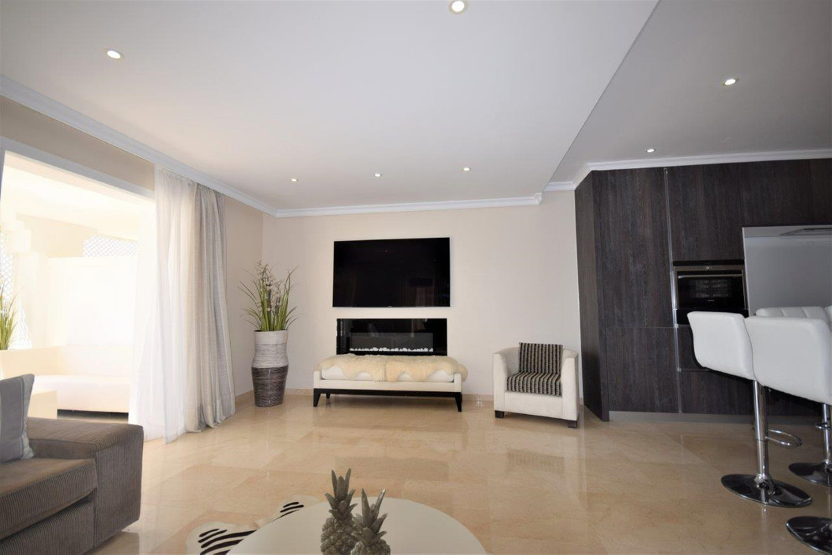 Ground Floor Apartment for short term rent in Estepona East