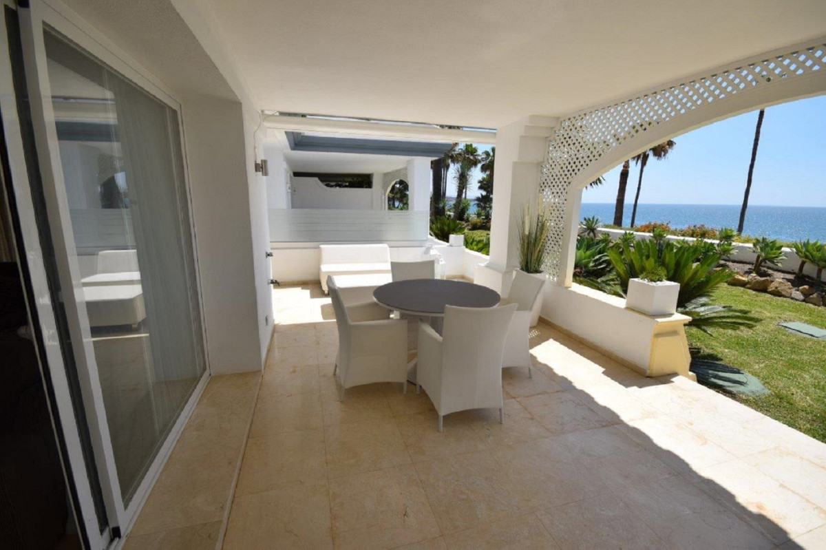 Ground Floor Apartment for short term rent in Estepona East