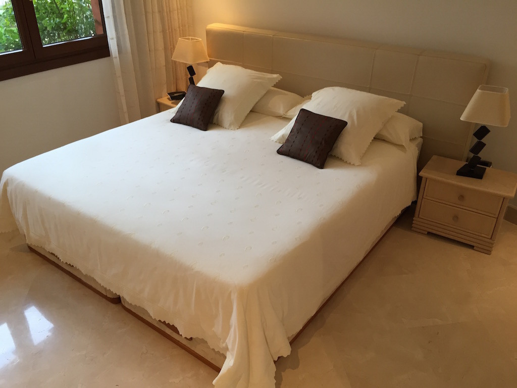Ground Floor Apartment for short term rent in Estepona East